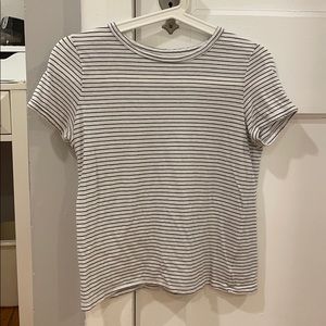 American Eagle White & Black Stripped T-Shirt XS